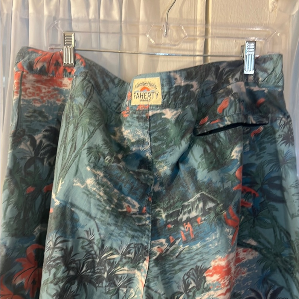 Faherty Tropical Print Board Shorts Men’s Size 38